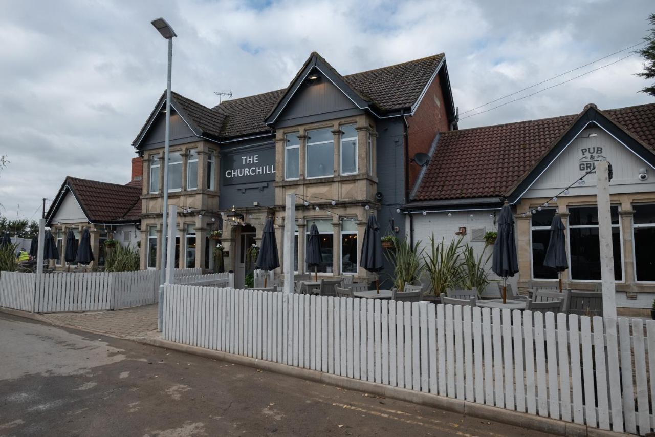 The Churchill By Greene King Inns Royal Wootton Bassett Eksteriør bilde