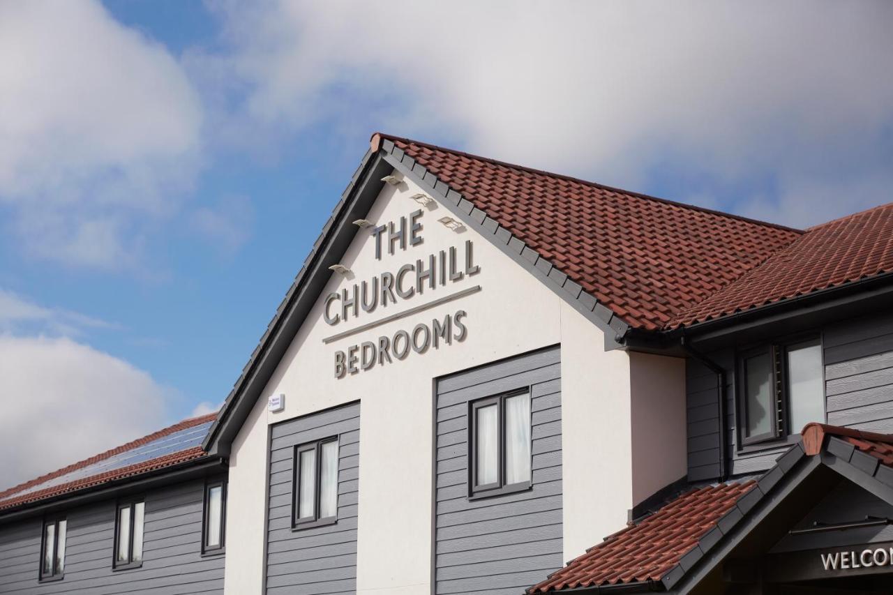 The Churchill By Greene King Inns Royal Wootton Bassett Eksteriør bilde