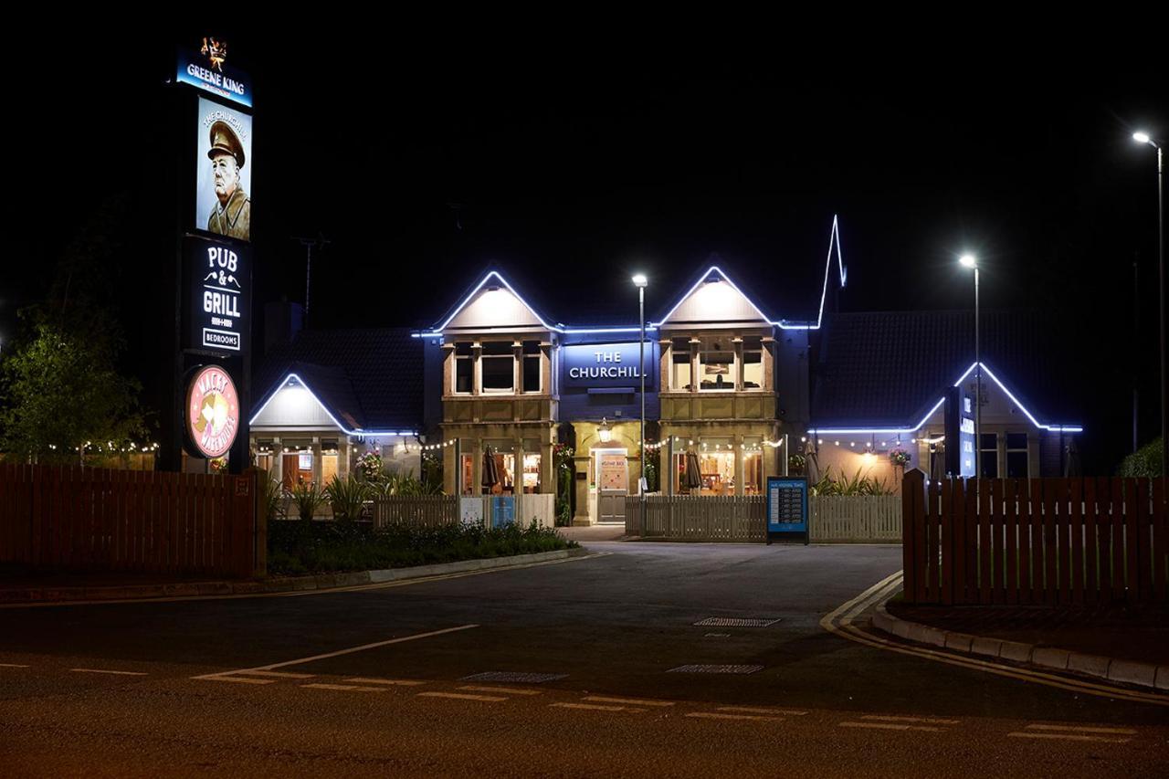 The Churchill By Greene King Inns Royal Wootton Bassett Eksteriør bilde